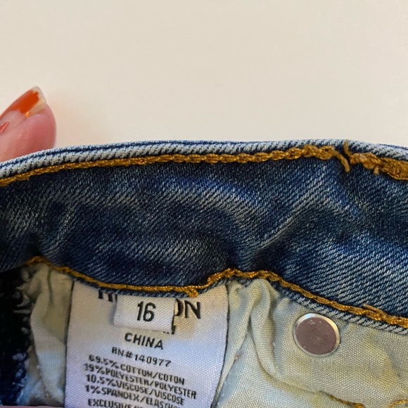 Girls Hudson Jean shorts! - Picture 4 of 4